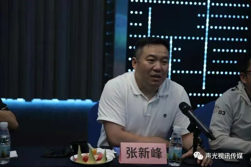 ZOBO董事长张新峰作为声光视讯行业联盟代表赴豫芒温暖灾区，传递爱心