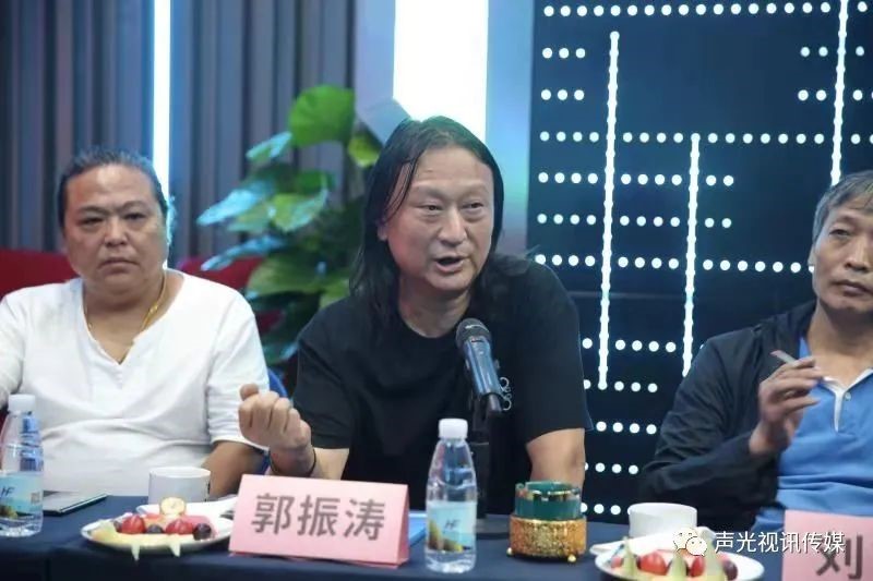 ZOBO董事长张新峰作为声光视讯行业联盟代表赴豫芒温暖灾区，传递爱心