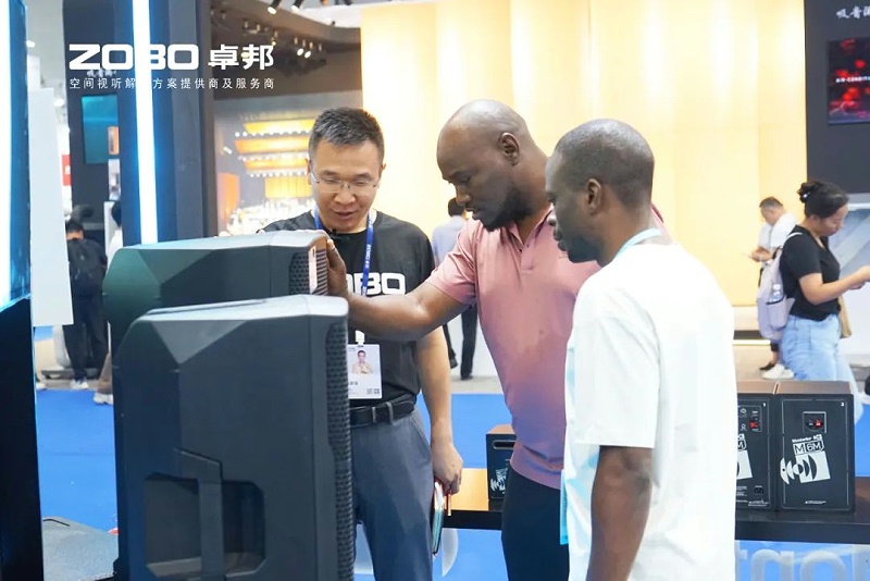 14人潮涌动，新品闪耀!ZOBO草莓视频软件免费下载广州展首日引爆行业焦点