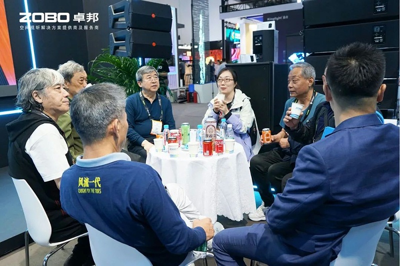 4直击展会首日盛况丨ZOBO草莓视频软件免费下载2025北京InfoComm展